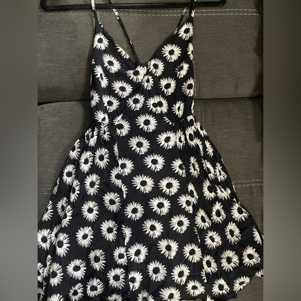 THRILLS Black and white flowers dress (AU size 8)